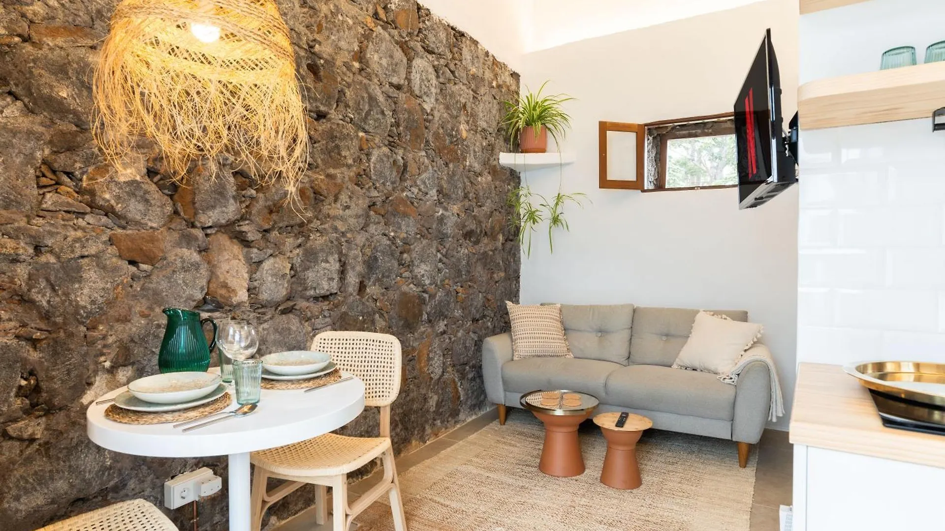 Studio Canario With Patio - Casa Del Indiano contacts